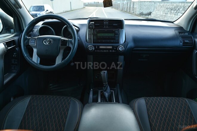 Toyota Land Cruiser Prado-9