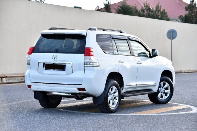 Toyota Land Cruiser Prado-6