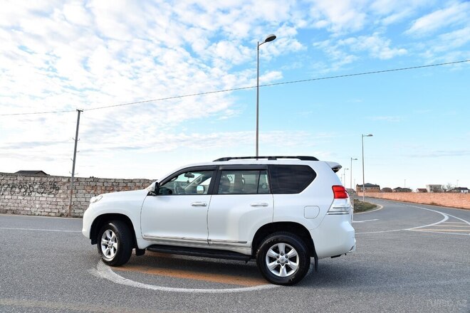 Toyota Land Cruiser Prado-8