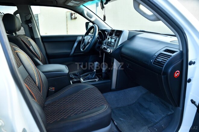 Toyota Land Cruiser Prado-11