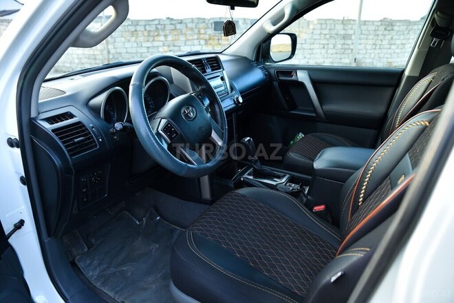 Toyota Land Cruiser Prado-10