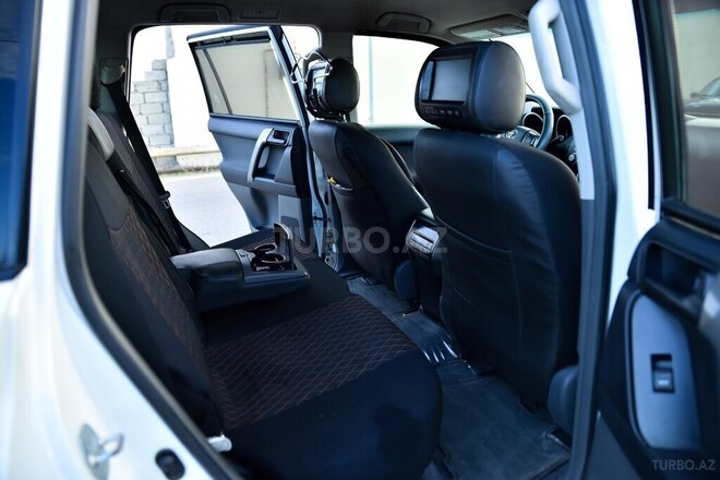 Toyota Land Cruiser Prado-18
