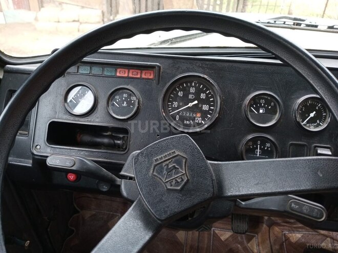 GAZ 3308 2003, 27,000 km - 4.2 l - Yardımlı