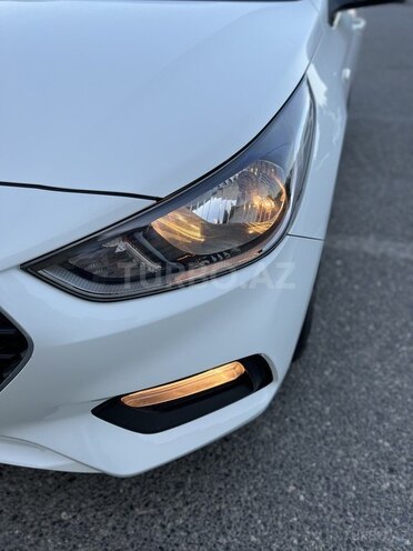 Hyundai Accent 2019, 129,900 km - 1.6 l - Bakı