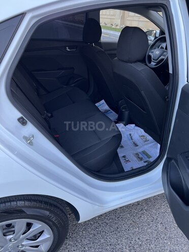 Hyundai Accent 2019, 129,900 km - 1.6 l - Bakı
