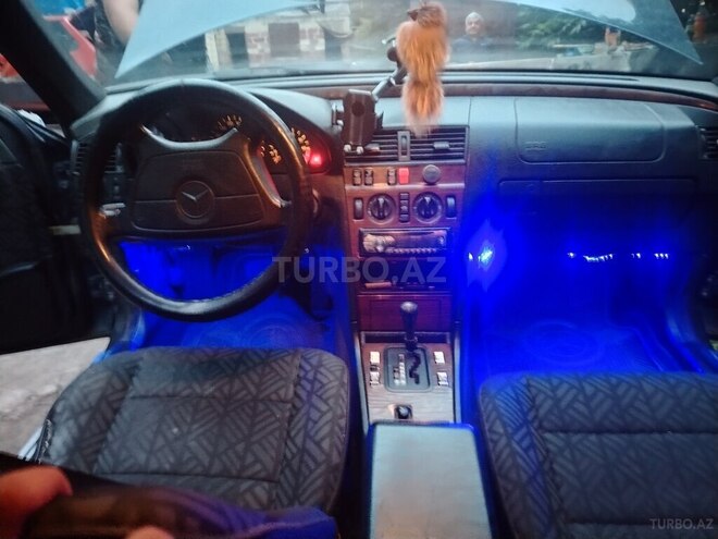 Mercedes C 220 1995, 100,000 km - 2.2 l - Göygöl