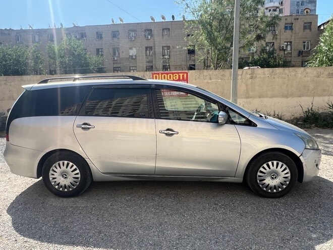 Mitsubishi Chariot Grandis-3