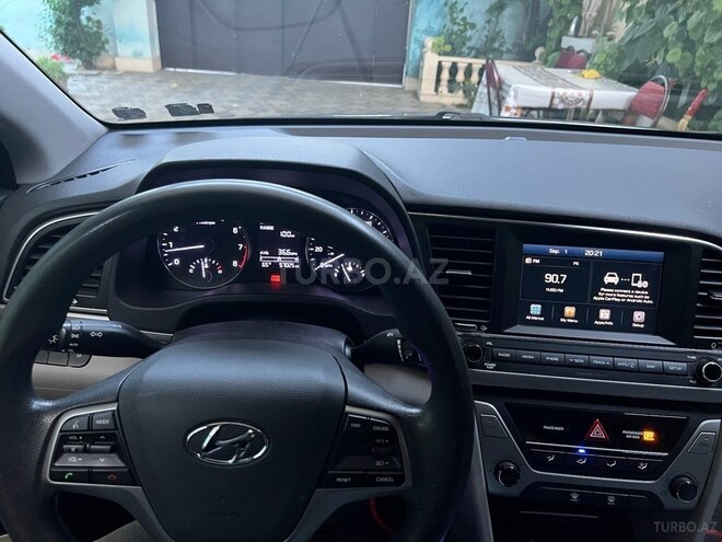 Hyundai Elantra 2017, 57,800 km - 2.0 l - Bakı