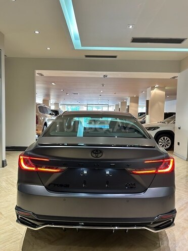 Toyota Camry-6