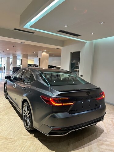 Toyota Camry-7