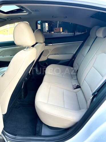 Hyundai Elantra 2018, 61,000 km - 2.0 l - Zaqatala