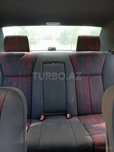 Mercedes E 240 1998, 318,529 km - 2.4 l - Qobustan