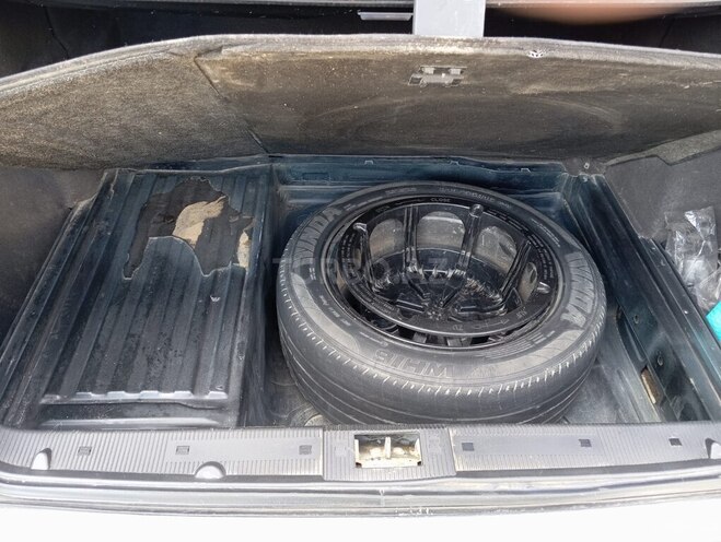 Mercedes E 240 1998, 318,529 km - 2.4 l - Qobustan