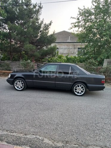 Mercedes E 220 1994, 355,000 km - 2.2 l - Bakı