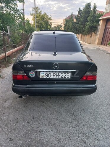 Mercedes E 220 1994, 355,000 km - 2.2 l - Bakı