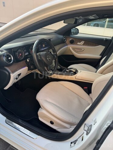 Mercedes E 300-12