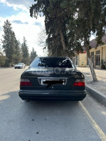 Mercedes E 220 1994, 394,000 km - 2.2 л - Ucar