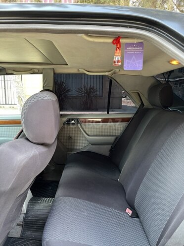 Mercedes E 220 1994, 394,000 km - 2.2 л - Ucar