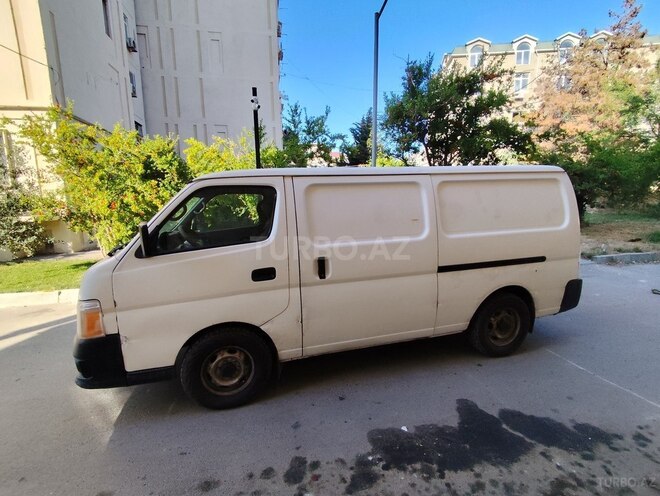 Nissan Urvan 2008, 330,000 km - 3.0 l - Bakı