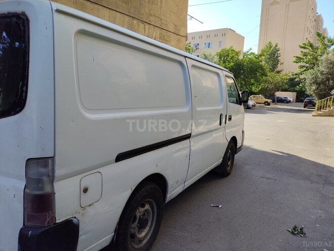 Nissan Urvan 2008, 330,000 km - 3.0 l - Bakı