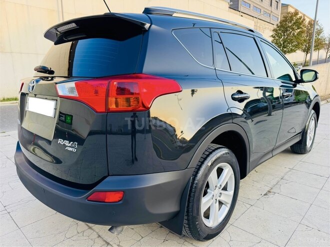 Toyota RAV4-9