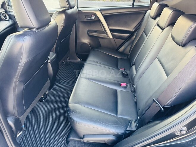Toyota RAV4-18