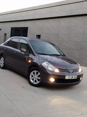 Nissan Tiida-1
