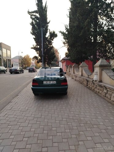 Mercedes C 180 1998, 230,580 km - 1.8 l - Qazax