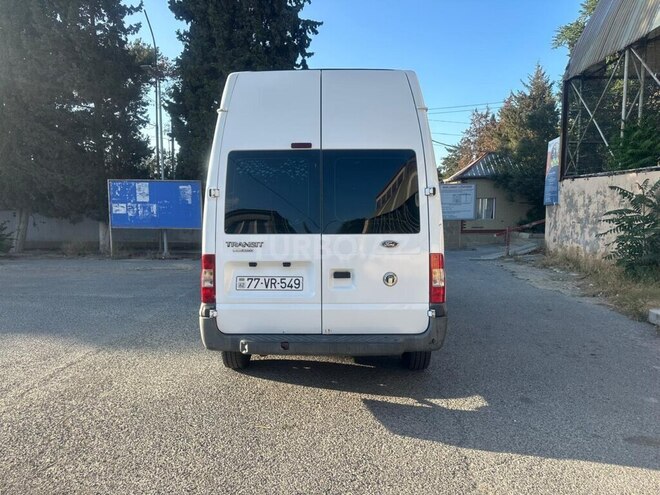 Ford Transit-5