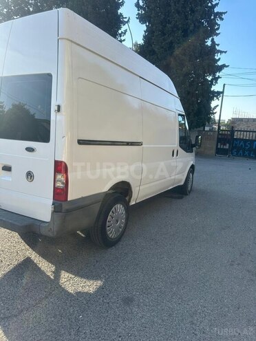 Ford Transit-4