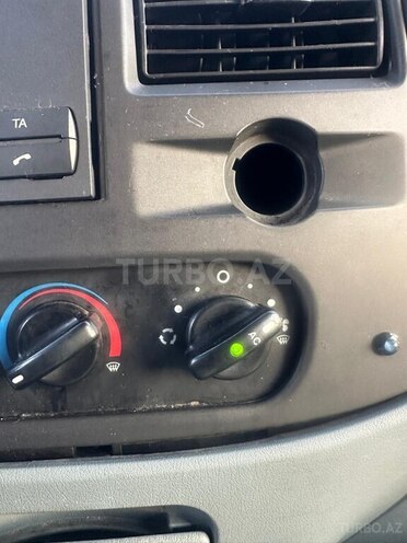 Ford Transit-6