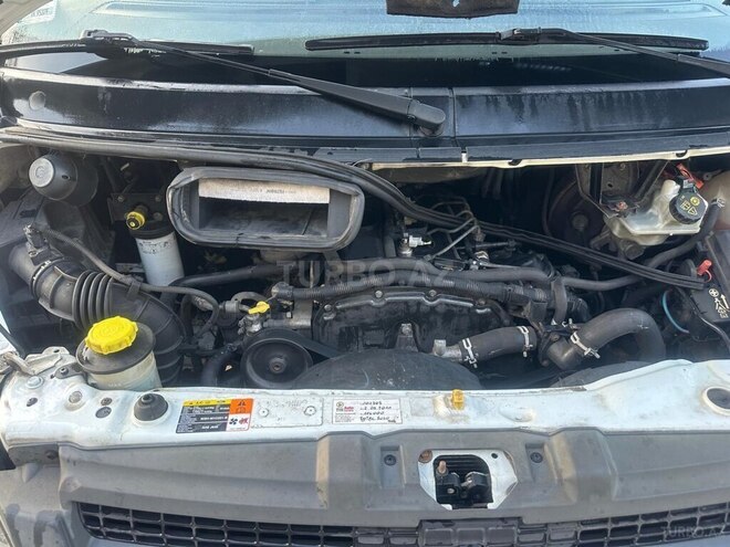 Ford Transit-9
