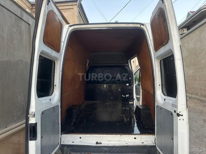 Ford Transit-16