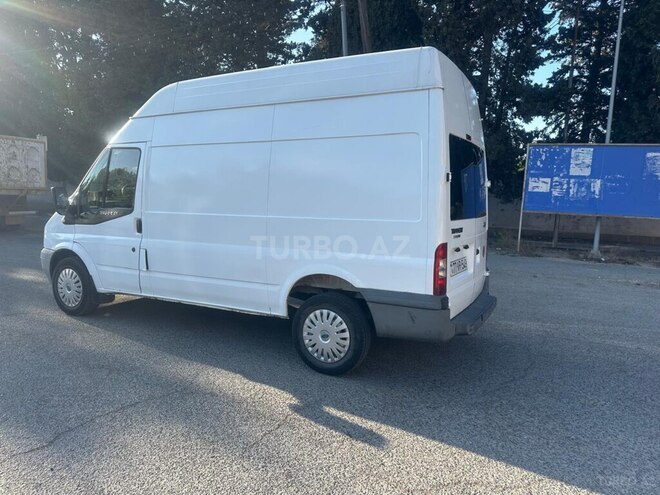 Ford Transit-14