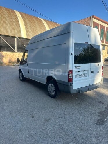 Ford Transit-21
