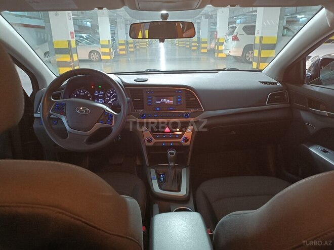 Hyundai Elantra 2018, 150,000 km - 2.0 l - Bakı