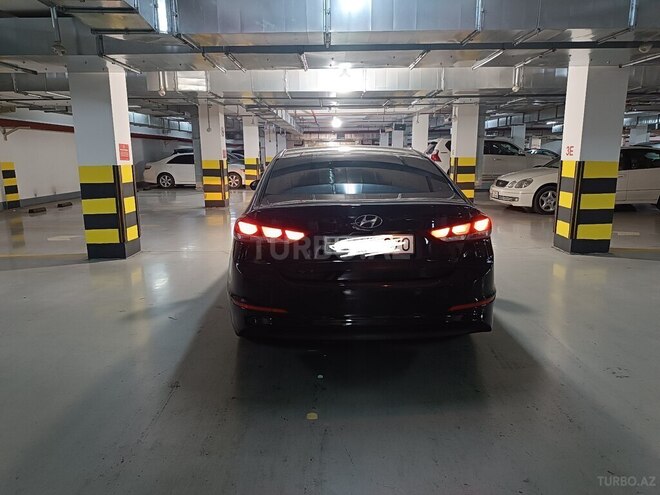 Hyundai Elantra 2018, 150,000 km - 2.0 l - Bakı