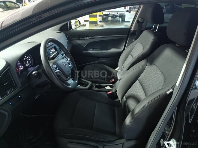 Hyundai Elantra 2018, 150,000 km - 2.0 l - Bakı