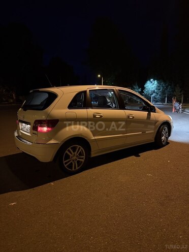 Mercedes B 180 2009, 149,000 km - 1.7 l - Mingəçevir
