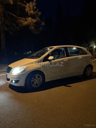 Mercedes B 180 2009, 149,000 km - 1.7 l - Mingəçevir