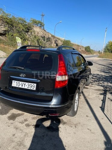 Hyundai i30 2009, 350,000 km - 1.6 l - Qusar