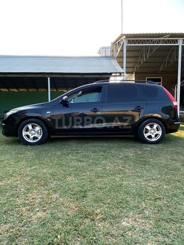 Hyundai i30 2009, 280,000 km - 1.4 л - Ucar