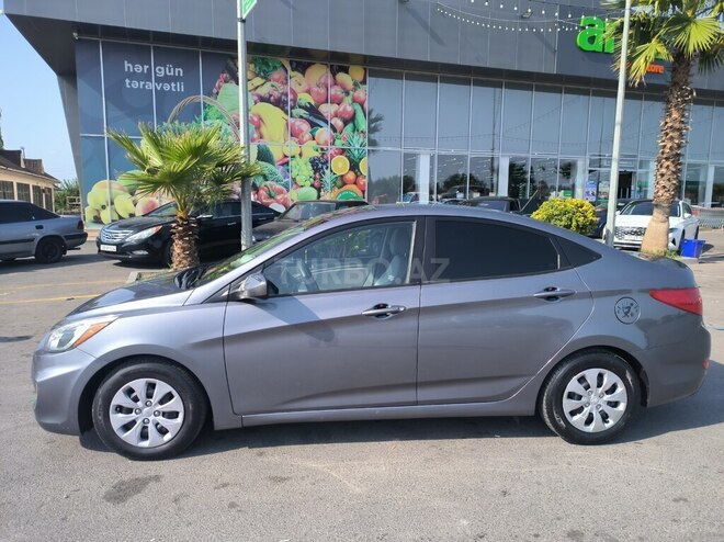 Hyundai Accent 2015, 16,093 km - 1.6 l - Ucar