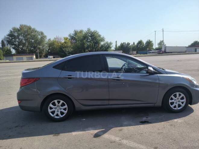 Hyundai Accent 2015, 16,093 km - 1.6 l - Ucar