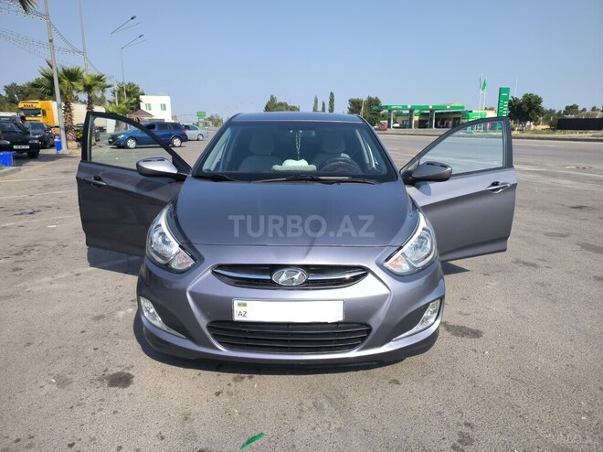 Hyundai Accent 2015, 16,093 km - 1.6 l - Ucar