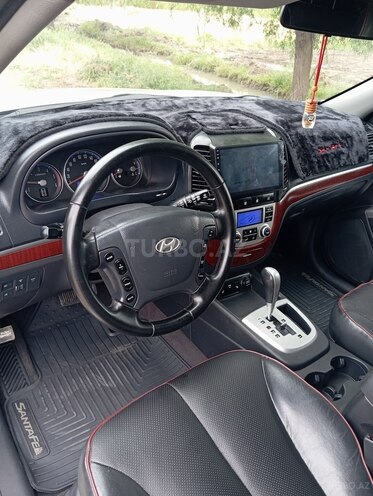 Hyundai Santa Fe-5