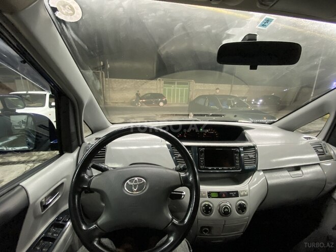 Toyota Noah 2004, 275,000 km - 2.0 л - Bakı