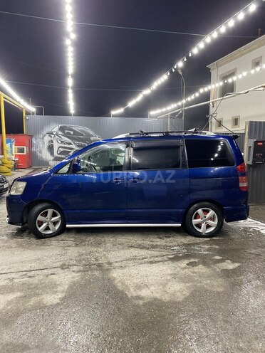Toyota Noah 2004, 275,000 km - 2.0 л - Bakı