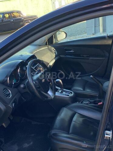 Chevrolet Cruze-16