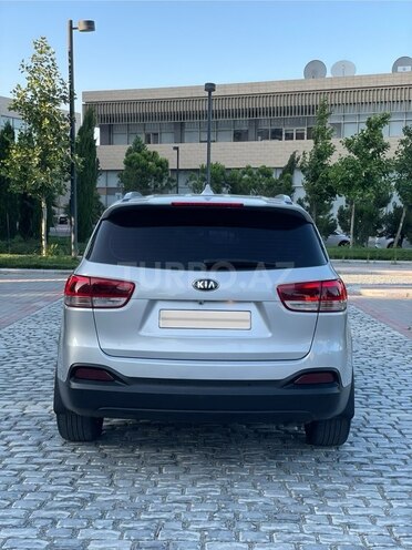 Kia Sorento-9